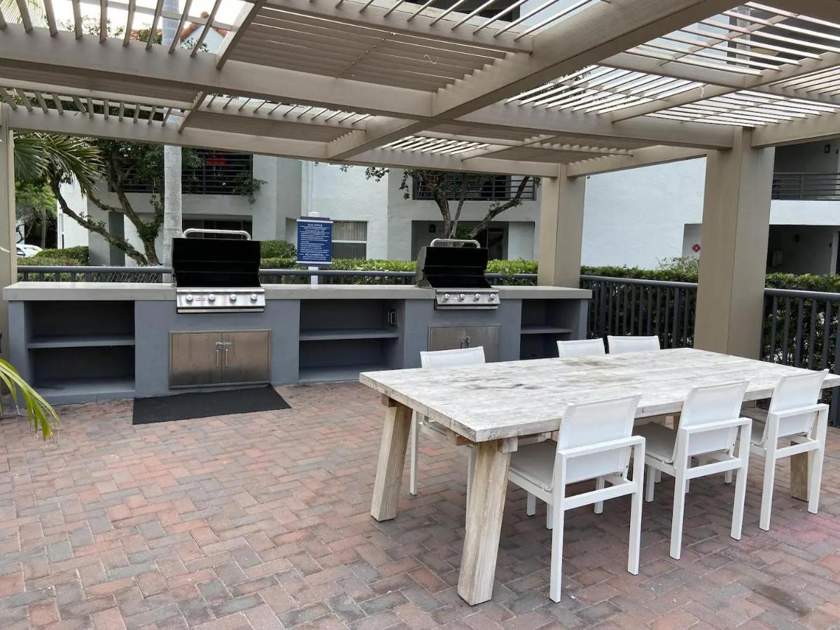 Dharma Home Suites Dania Beach At Sheridan Ocean Club エクステリア 写真